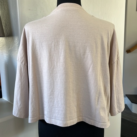 2 crop T-shirt bundle, Cotton On, Large, grey and tan. - Picture 13 of 15